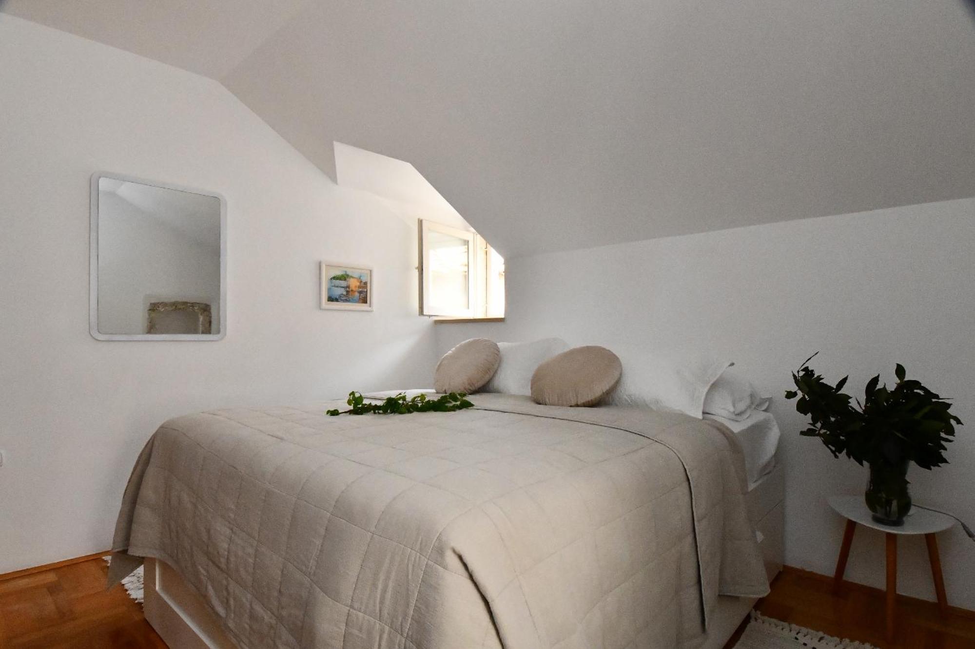 Lucia Old Town Apartment *