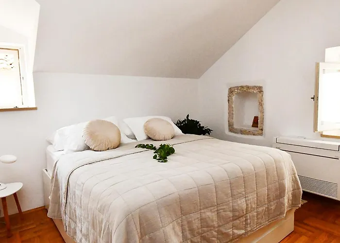 Peline Apartments